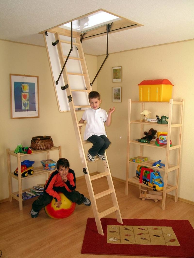 gain-espace-maison-escalier-grenier-escamotable-bois-chambre-enfant escalier grenier escamotable
