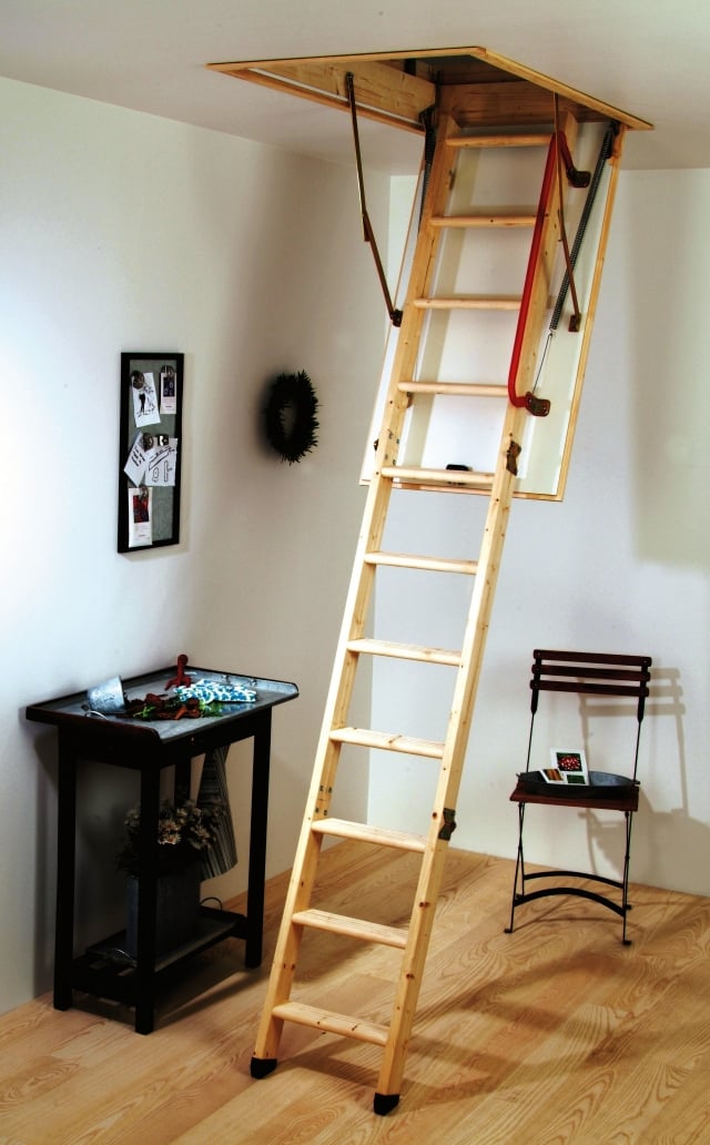 gain-espace-maison-escalier-grenier-escamotable-bois-rampe escalier grenier escamotable