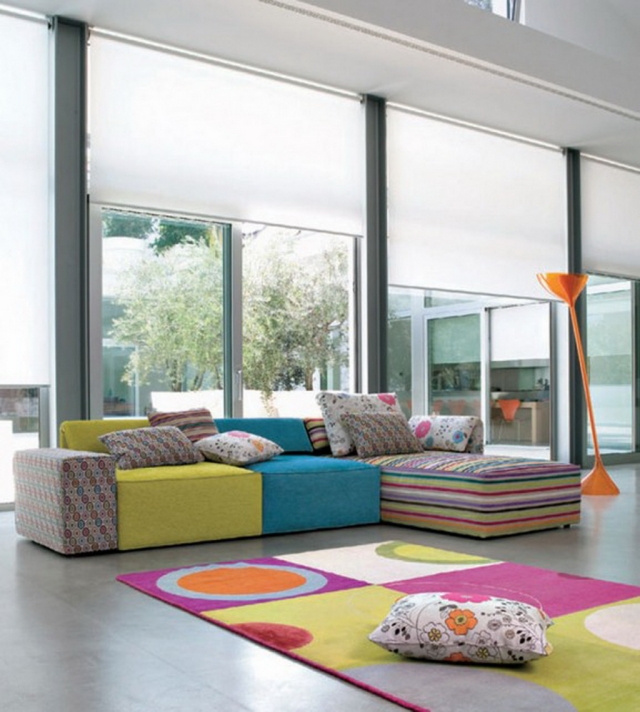 idée-salon-maison-contemporaine-canapé-tapis-couleurs