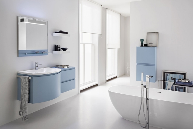 idées-originales-photos-de-salle-de-bain-armoires-sous-lavabo-bleus
