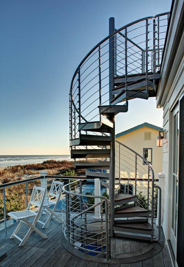 idées-escalier-colimaçon-métallique-extérieur-monotube-gris