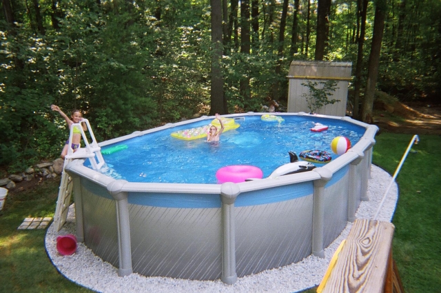 idée-originale-piscine-hors-sol-enfant-jardin