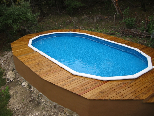 idée-originale-piscine-hors-sol-revêtement-bois