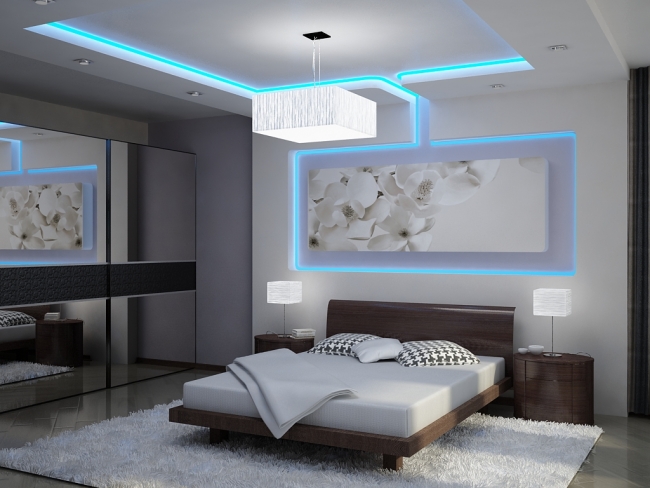 idée-originale-éclairage-indirect-led-plafond-bande-bleu-chambre-coucher