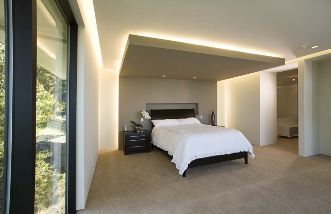 idée-originale-éclairage-indirect-led-plafond-discret-chambre-coucher