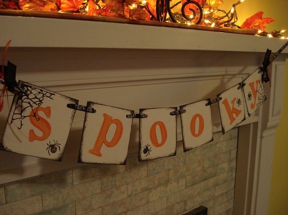 idées-décoration-Halloween-affreuse-guirlande-lettres-cheminée-DIY