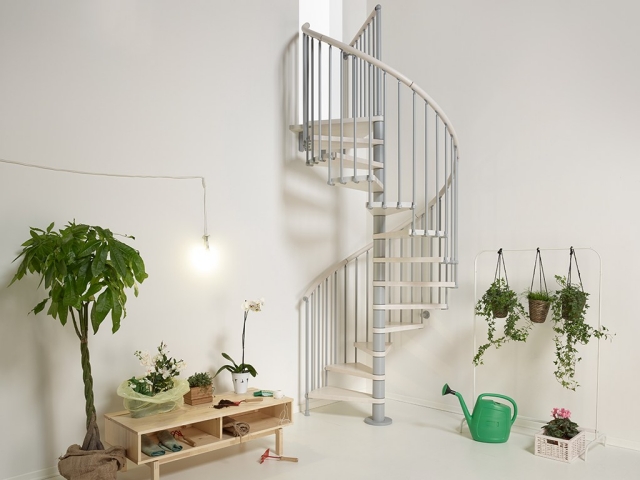 idées-escalier-colimaçon-blanc-métallique-monotube 