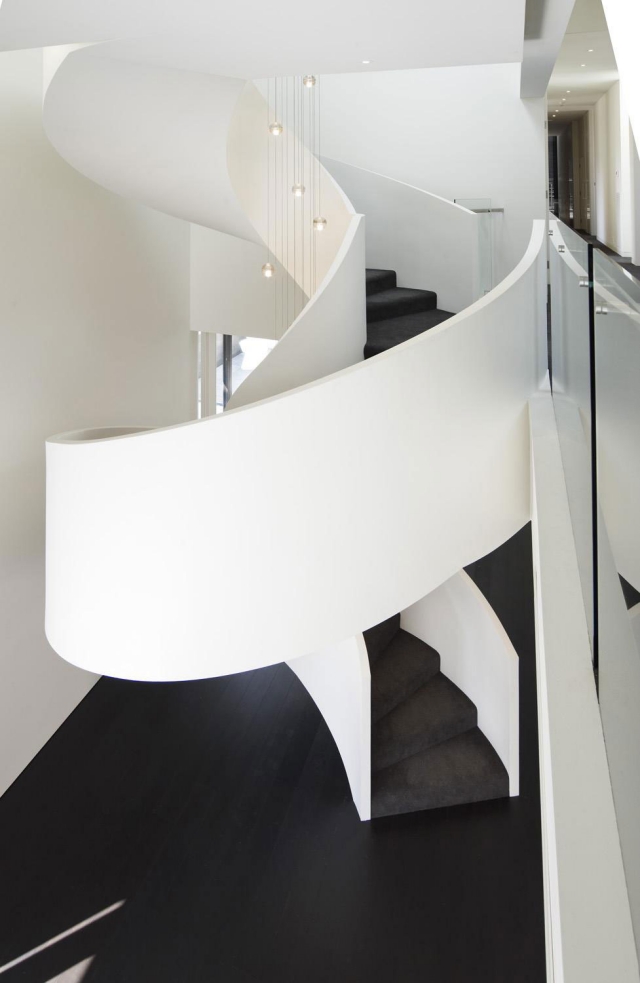 idées-escalier-colimaçon-intérieur-élégant-noir-blanc 