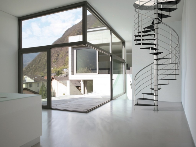 idées-escalier-colimaçon-métallique-moderne-design-épuré 