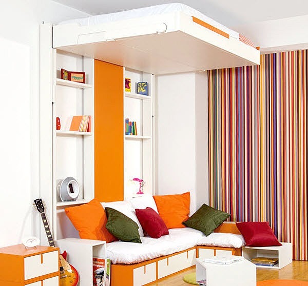 lit-escamotable-plafond-rayures-oranges