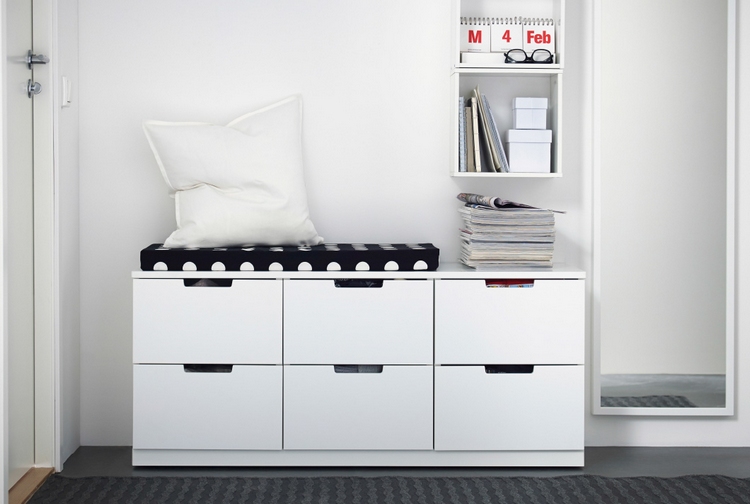 meuble-entrée-maison-blanc-tiroirs-rangement-banc-étagères