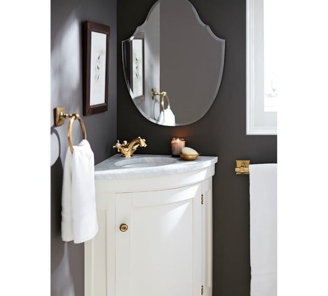 meuble salle de bain coin-grand-miroir-robinet-or