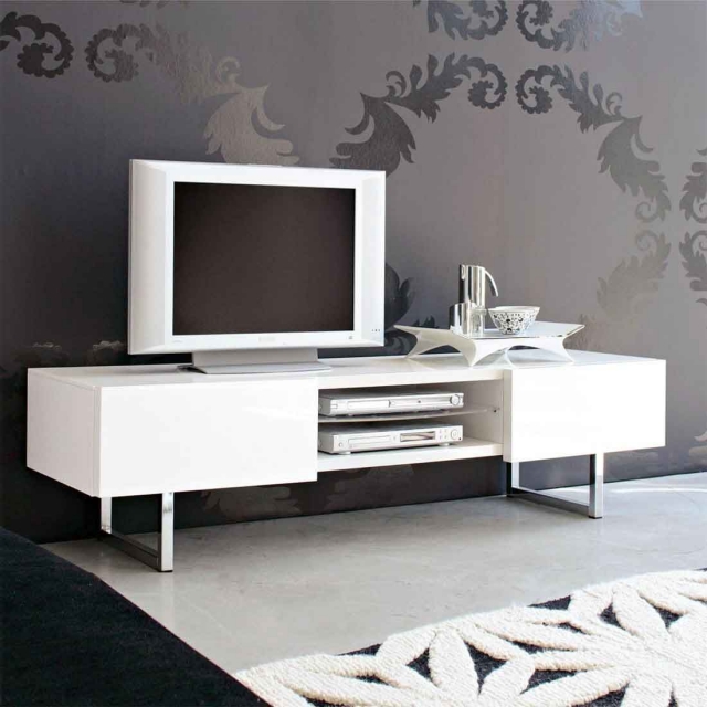 meuble-télé-idée-originale-couleur-blanche-tapis