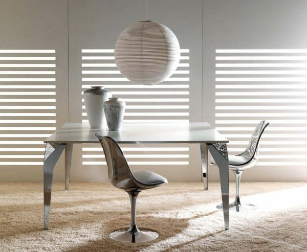 meubles-salle-manger-idées-aménagement-chaises-métalliques-modernes-table-rectangulaire-métallique