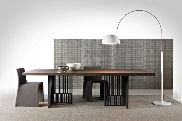 meubles-salle-manger-idées-aménagement-lampe-hauteur-réglable-table-bois-chaises-design
