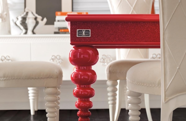 originale-idée-déco-salon-table-rouge-altamoda