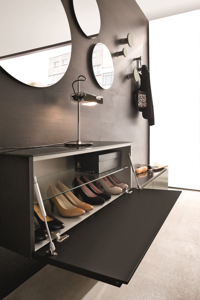 pratique-meuble-chaussures-noir-bois-moderne