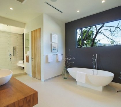 salle-bain-moderne-confortable-baignoire-ovale-peinture-anthracite