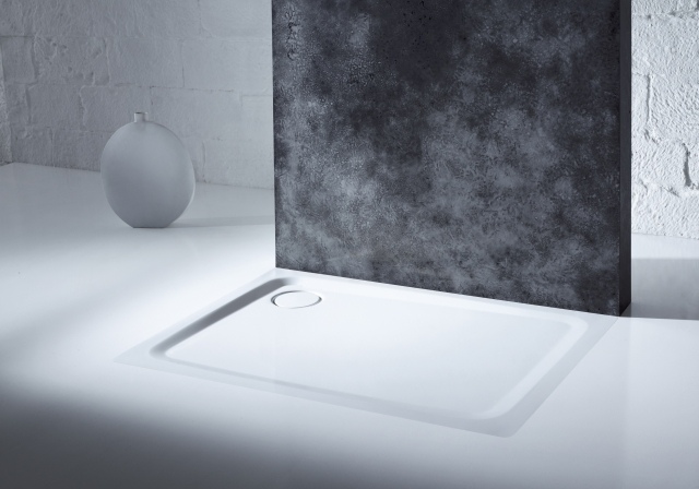 salle-bain-moderne-receveur-douche-extra-plat-blanc-antidérapant-ouvert