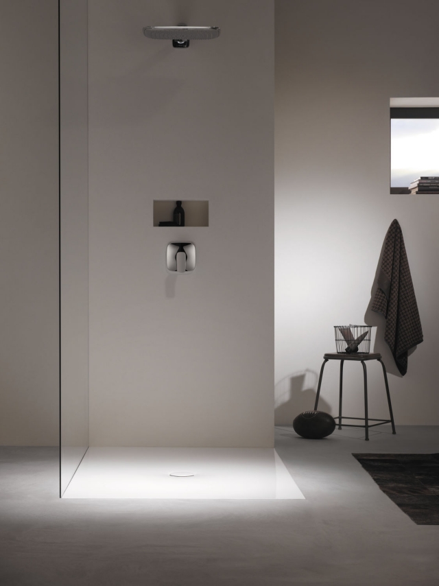 receveur de douche extra plat salle-bain-moderne-receveur-douche-extra-plat-parois-verre-entrée-ouverte