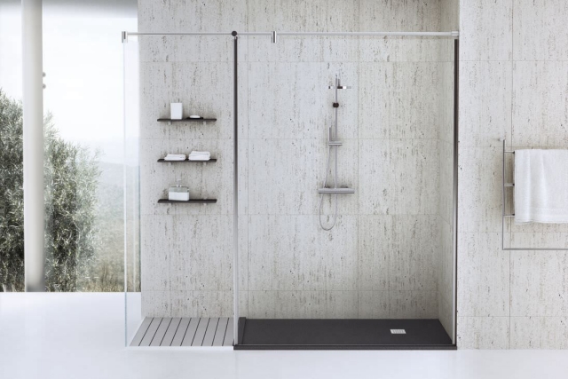 salle-bain-moderne-receveur-douche-extra-plat-parois-verre-fond-antidérapant-noir