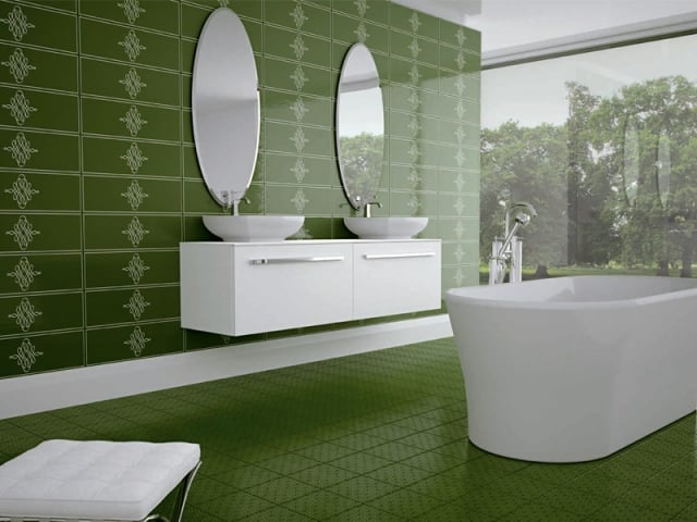 salle-bains-exotique-carrelage-vert-vessie-baignoire-îlot
