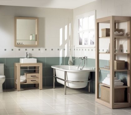 salle de bain rétro -revisitee-carrelage-vert-olive-beige-meubles-bois