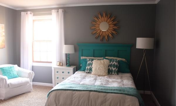 tête de lit bois-peint-turquoise-textile-assorti