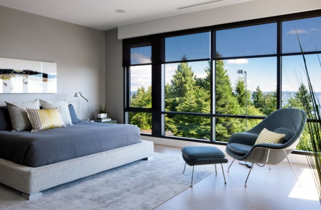 87-idées-chambre-coucher-moderne-touche-design-fauteuil-confortable-gris-grand-lit-peinture