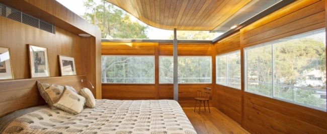 87-idées-chambre-coucher-moderne-touche-design-grand-lit-confortable-revêtement-mural-sol-bois