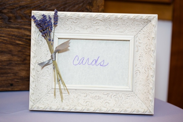 cadre-photo-blanc-orné-décoré-lavande