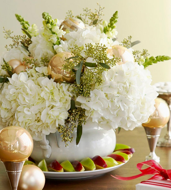 centre-table-Noël-original-hortensias-blancs