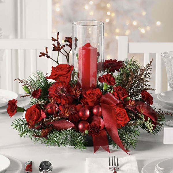 centre-table-Noël-roses-gerberas-rubans-rouges
