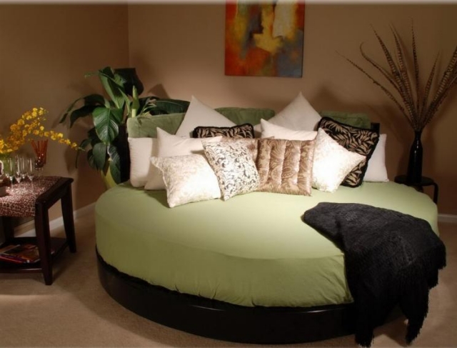 chambre-à-coucher-grand-lit-forme-ronde-couleur-verte