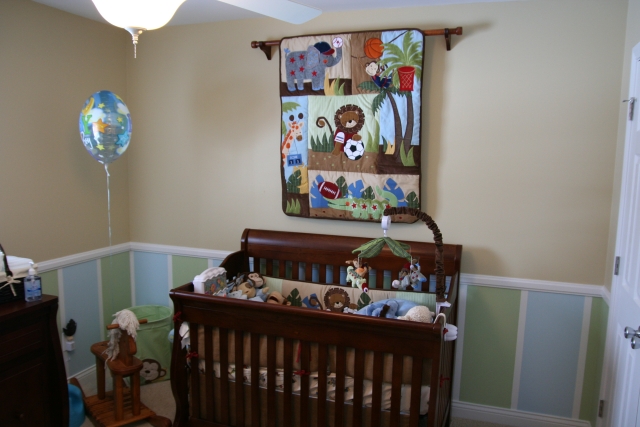 chambre-de-bébé-aménagement-idée-originale-décoration-jungle