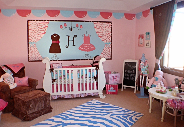chambre-de-bébé-aménagement-idée-originale-petite-princesse