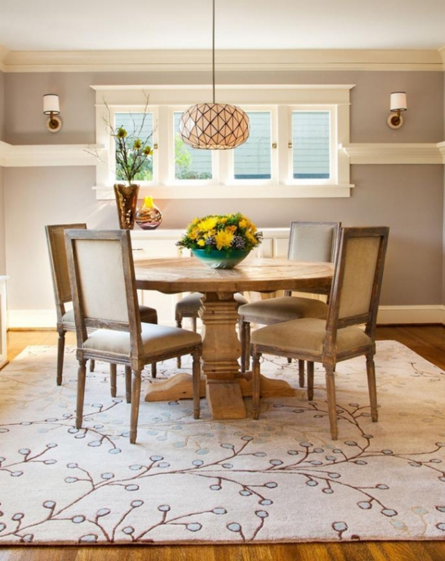 couleurs-déco-salle-manger-meubles-bois-suspension-élégante-tapis-blanc-motifs