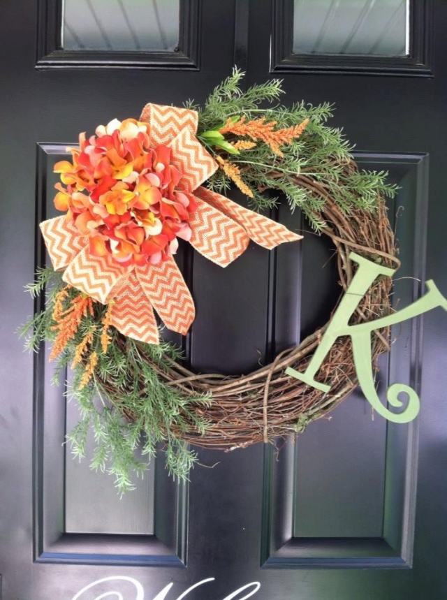 couronne-porte-entrée-automne-branches-ruban-chevron