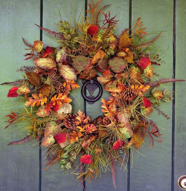 couronne-porte-entrée-automne-matériaux-naturels