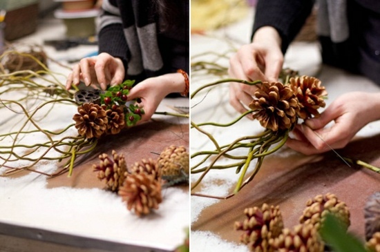 couronne-porte-naturelle-DIY-automne-hiver-pommes-pin-attachées-fil-fer-branches-saule