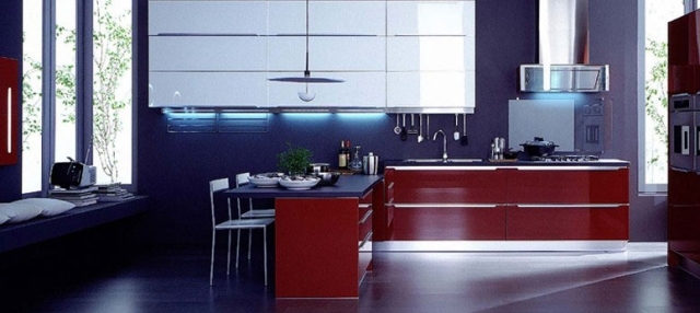 cuisine-rouge-idée-originale-beau-luminaire-bleu-armoires
