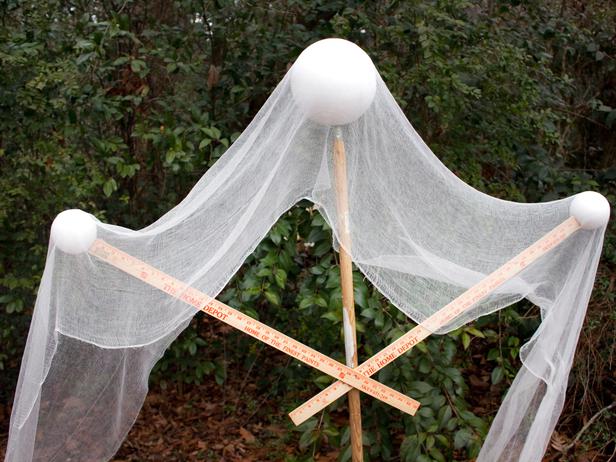 déco-Halloween-DIY-originale-unique-comment-faire-fantôme-DIY-balles-polystyrène