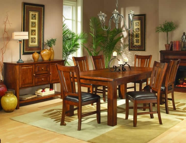 déco-salle-à-manger-idée-originale-table-chaises-bois