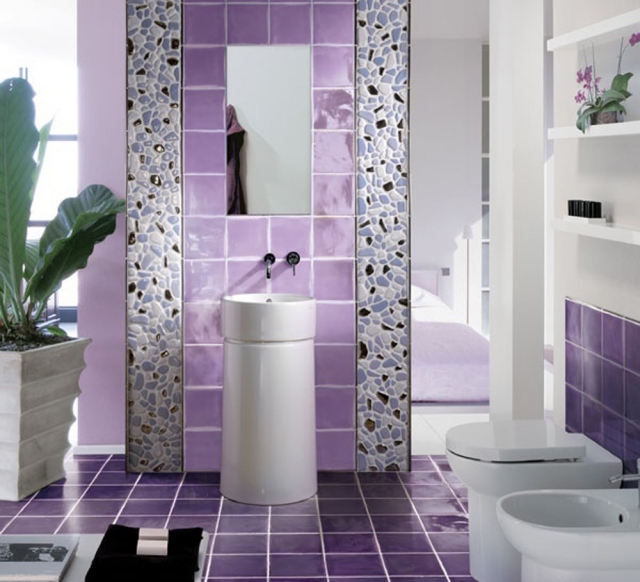 déco-salle-de-bains-idée-originale-carrelage-violet-mosaïque