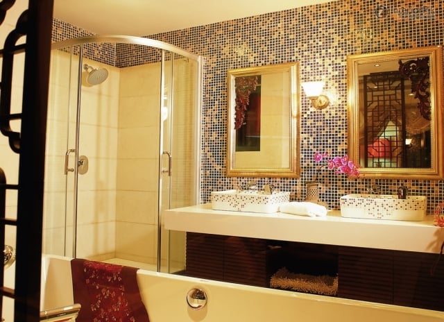 déco-salle-de-bains-idée-originale-mosaïque-lavabo