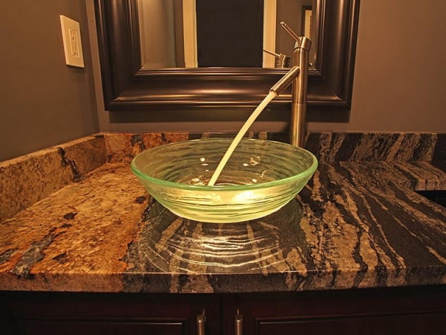 déco-salle-de-bains-idée-originale-vasque-verre