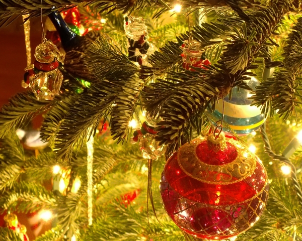 déco-super-sapin-Noël-guirlandes-lumineuses