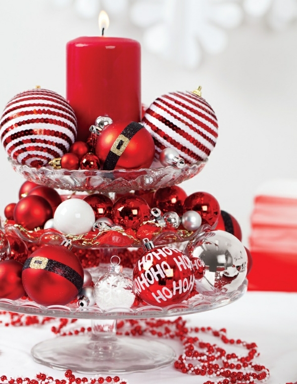 déco-table-Noël-originale-boules-bougie-rouges