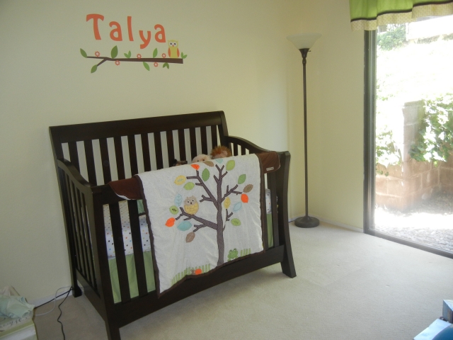 décoration-chambre-bébé-thème-hibou-couverture-mur