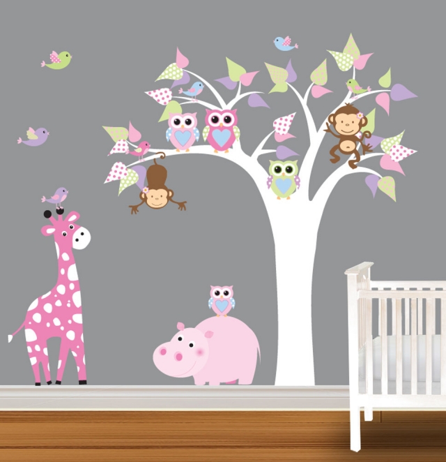 décoration-chambre-bébé-thème-hibou-hippopotame-girafe-singe